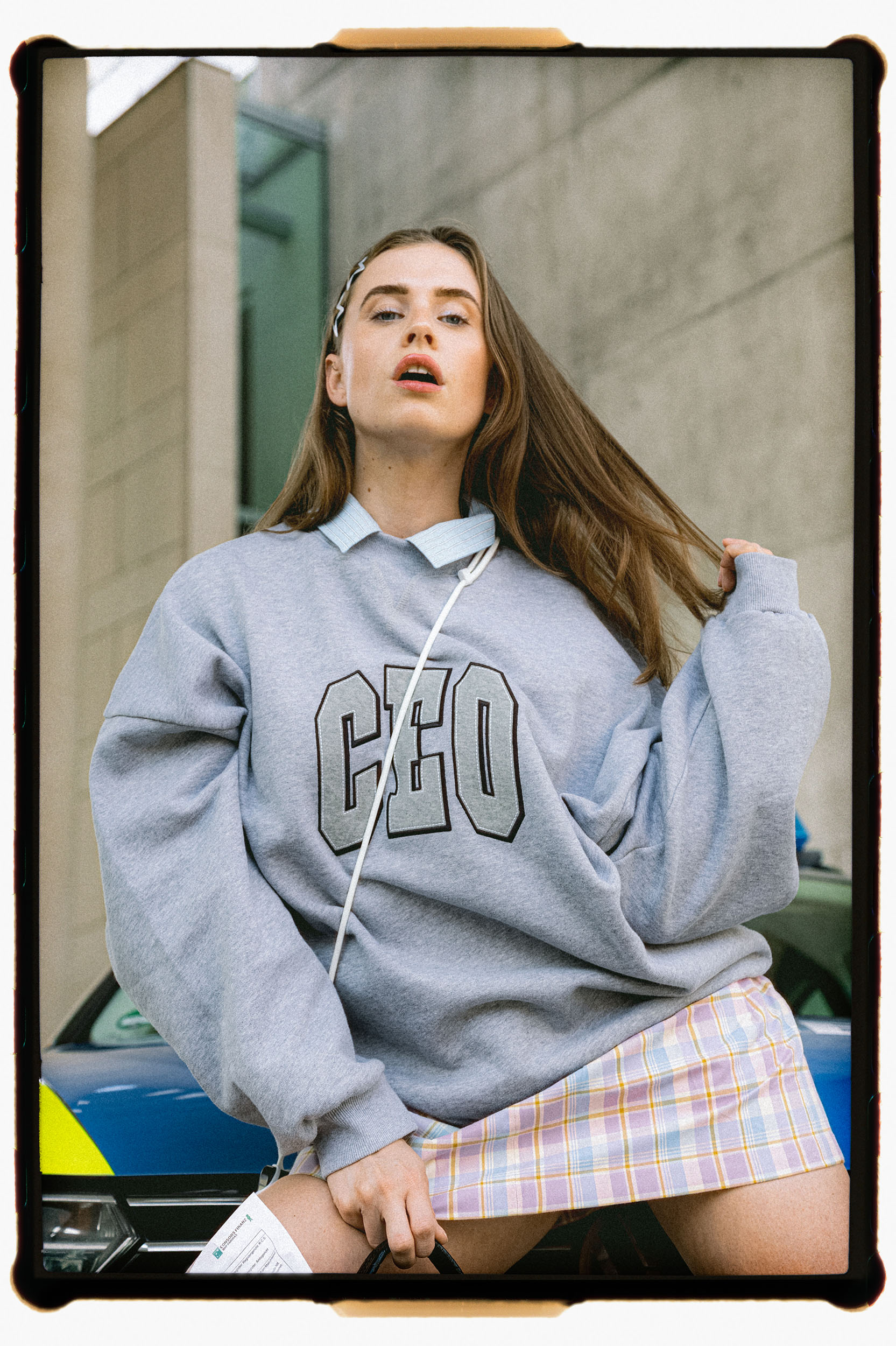 A revival of 2000s fashion: Girlboss 007 by Mikael van Lichtberg